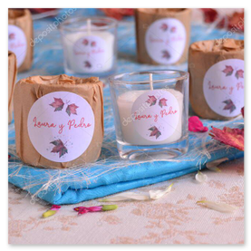 Vela personalizada con etiqueta y nombre